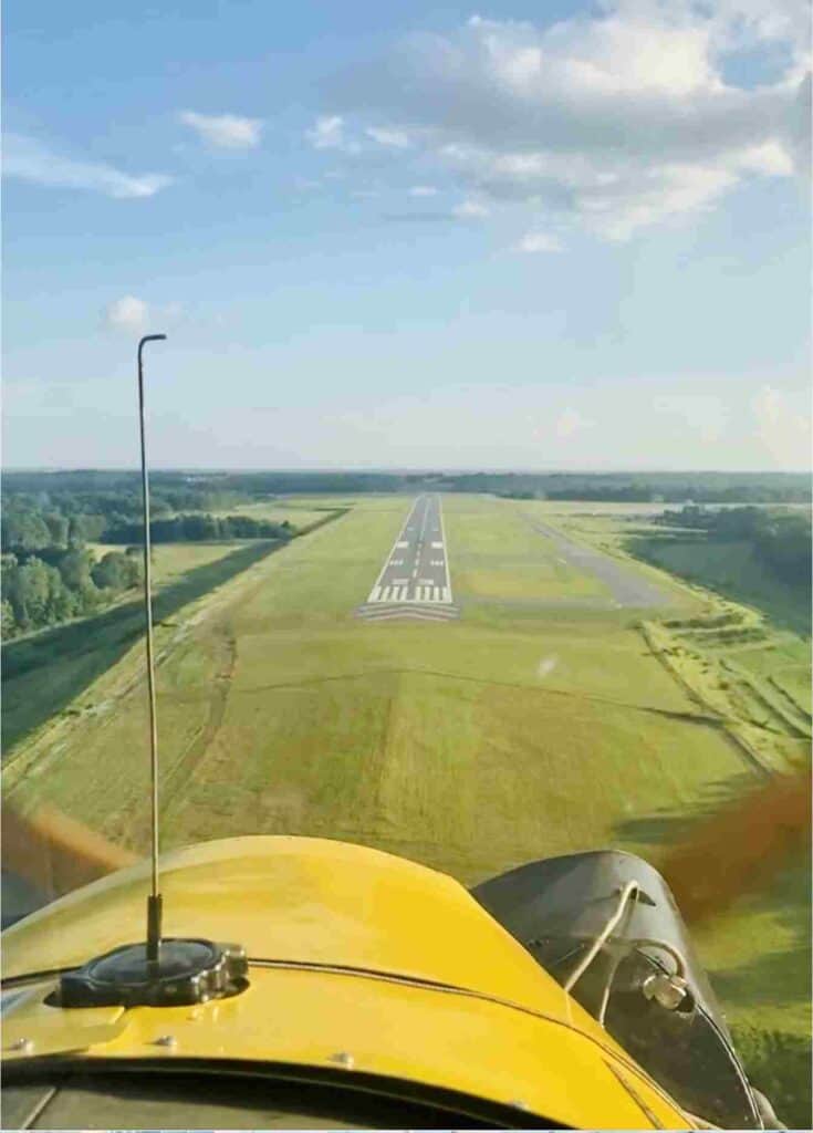 general aviation lifestyle landing runway