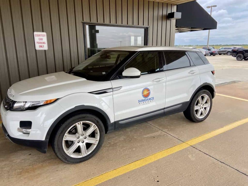 Sundance Aviation Land Rover crew car